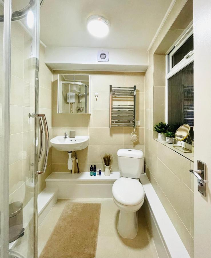 Enchanting One Bed Flat With Free Parking Гендон Екстер'єр фото